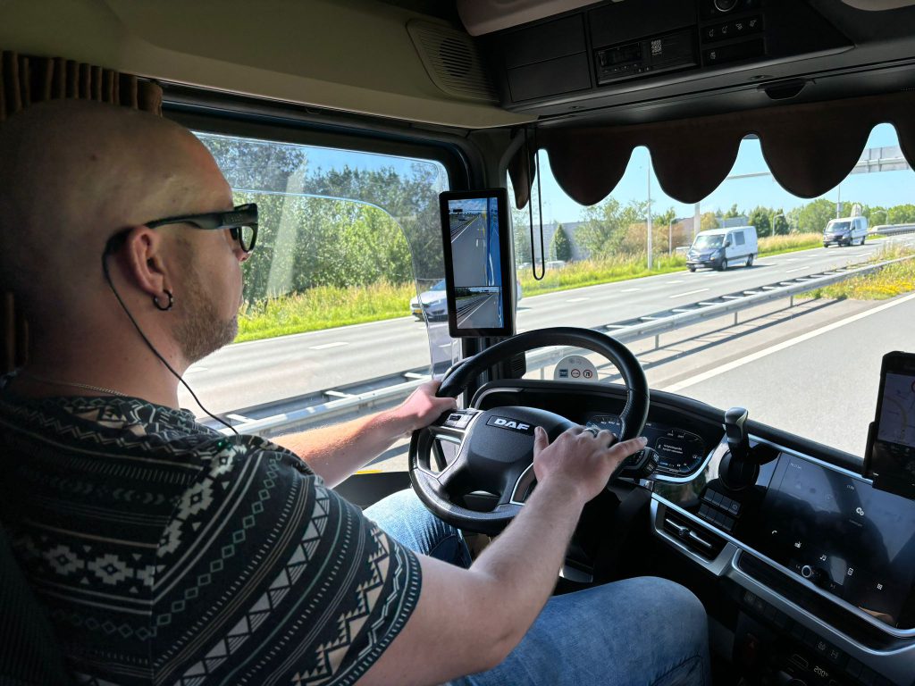 DJMiddelkoop rijdt in de connected transportcorridor